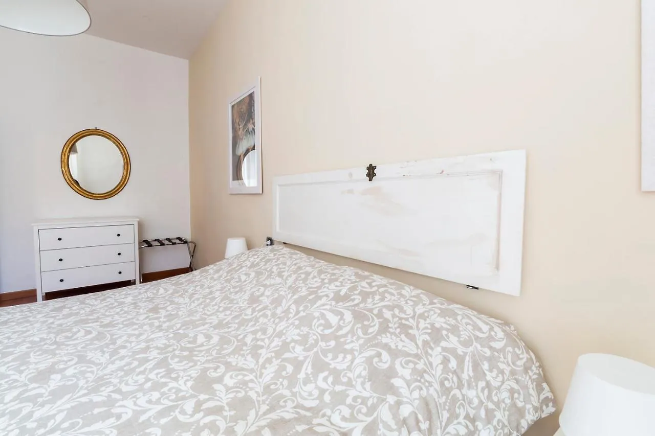 Borgo Pinti Frescos 6 Sleeps Apartment Florence