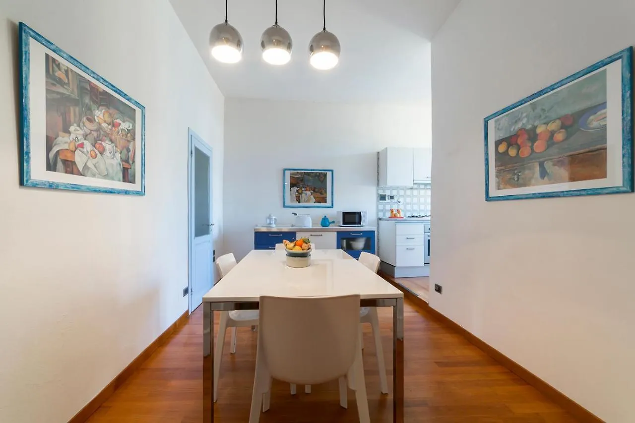 Borgo Pinti Frescos 6 Sleeps Apartment Florence